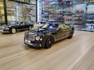 Mô hình xe Bentley Mulsanne 1:18 Almost Real