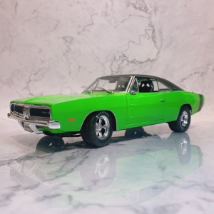 Mô hình xe Dodge Charger R/T 1969 1:18 Maisto