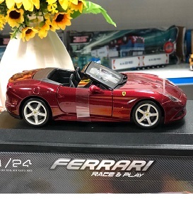 Mô hình xe Ferrari California T Open Top 1:24 Bburago MH26011