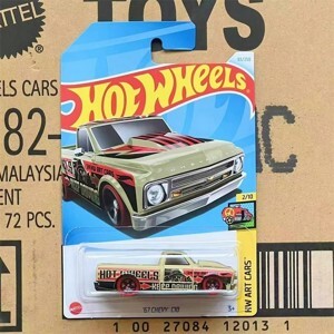 Mô hình xe Hot Wheels '67 Chevy C10