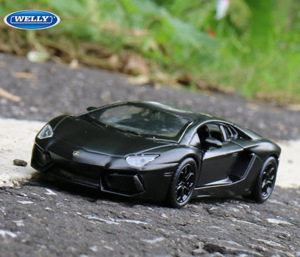 Mô hình xe Lamborghini Aventador LP700-4 1:36 Welly