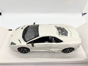 Mô hình xe Lamborghini Reventon 1:24 Bburago