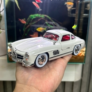 Mô hình xe Mercedes Benz 300SL 1:24 Welly