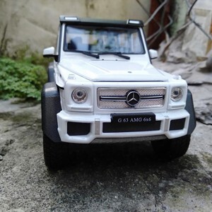 Mô hình xe Mercedes Benz G63 AMG 6x6 1:24 Welly