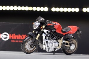 Mô hình xe MV Agusta Brutale Oro 1:18 Bburago