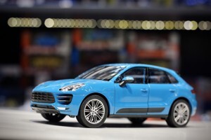 Mô hình xe Porsche Macan Turbo 1:24 Welly