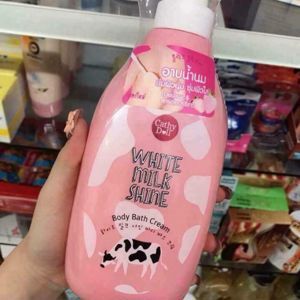 Muối tắm toàn thân trắng da sữa bò Cathy Doll White Milk Shine Body Bath Salt 420g