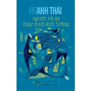 Người và xe chạy dưới ánh trăng