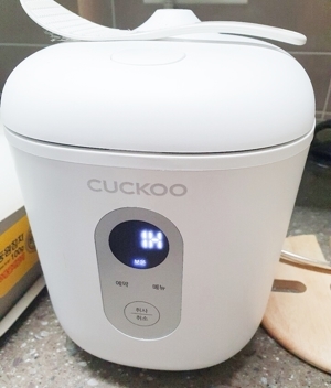 Nồi cơm điện mini Cuckoo Marshmallow CR-0255MW