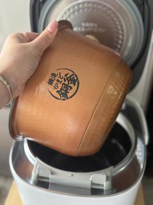 Nồi cơm điện Toshiba RC-18VXN