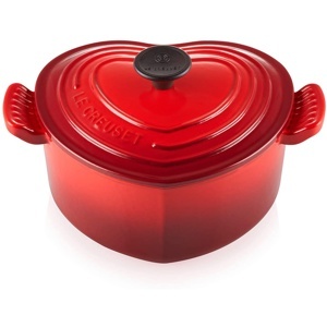 Nồi gang LeCreuset Heart Casserole Cerise 20cm