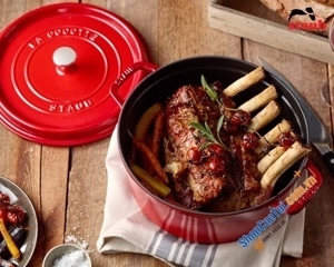 Nồi Oval Staub màu đỏ Cherry - 22cm