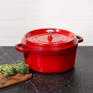 Nồi Oval Staub màu đỏ Cherry - 22cm