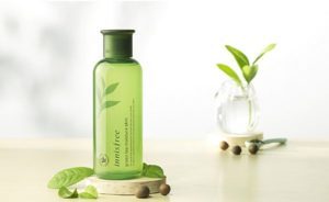 Nước Hoa Hồng Innisfree Green Tea Moisture Skin