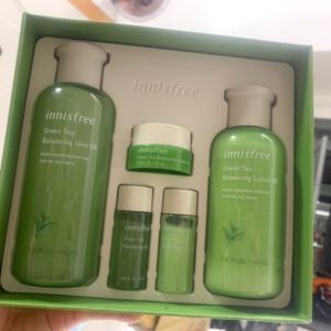 Bộ dưỡng trà xanh Innisfree Green Tea Balancing Special Skin Care Set