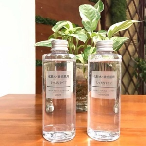 Nước hoa hồng Muji Light Toning Water Light 200ml
