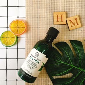 Nước Hoa Hồng The Body Shop Tea Tree Skin Clearing Mattifying Toner 250ml