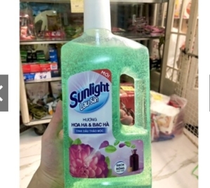 Nước Lau Sàn Sunlight Hương Hoa Hạ Dạng Chai 1kg