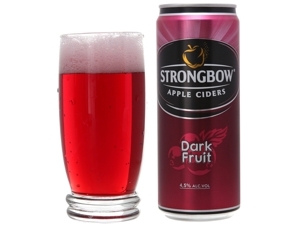 Nước táo lên men Strongbow vị dâu đen chai 330ml