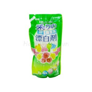 Nước tẩy vết bẩn trên quần áo tẩy mạnh Rocket Soap túi 720ml