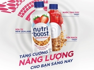 Nước uống sữa trái cây bổ dưỡng hương dâu Nutri Boost chai 297ml