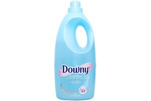 Nước xả vải Downy chống khuẩn dạng chai 1.8L