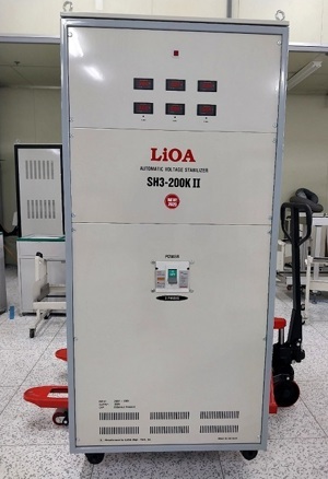 Ổn áp Lioa 3 pha khô điều chỉnh 3 pha độc lập SH3-200KII