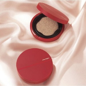 Phấn nước thông minh Shiseido Synchro Skin Glow Cushion Compact