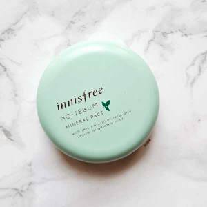 Phấn phủ kiềm dầu Innisfree No-Sebum Blur Pact