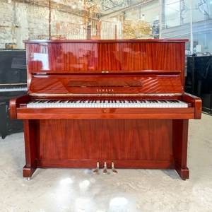 Piano Yamaha U2C