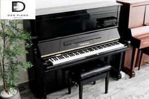 Piano Yamaha U300