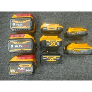 Pin Dewalt DCB182-B1 18V-4.0Ah