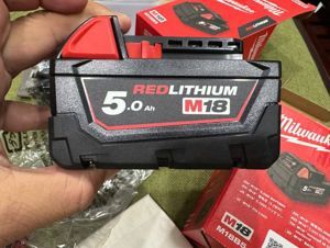 Pin Milwaukee 18V 5.0Ah  M18B5