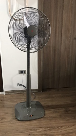 Quạt cây - đứng KDK M40K (M-40K/ M40-KS) - màu TGY/ CHG - 40W