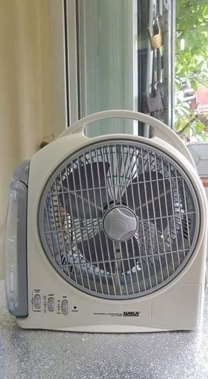 Quạt sạc tích điện Sunca SF299A