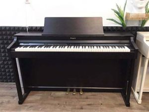 Đàn Piano Roland HP305