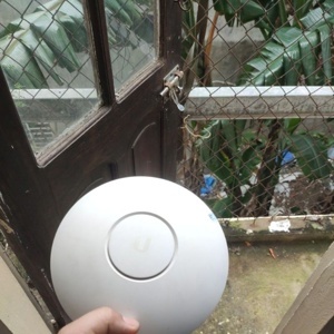 Router - Bộ phát wifi Ubiquiti UniFi AC LR