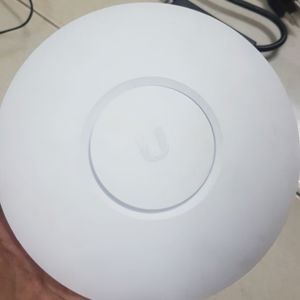 Router - Bộ phát wifi Ubiquiti Unifi AC Lite