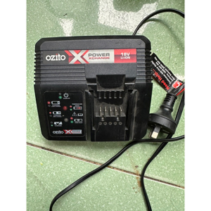 Sạc nhanh PowerX 18v Ozito PXCG-030