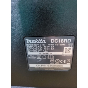 Sạc pin Makita DC18RD