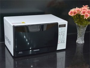 Lò vi sóng Samsung GE731K (GE731K/XSV) - 20 lít - 750W có nướng