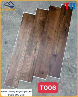 Sàn nhựa giả gỗ có keo sẵn TH006