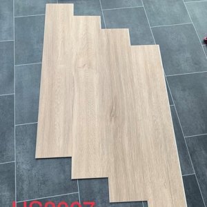 Sàn nhựa hèm khóa vân gỗ Decor HS8007