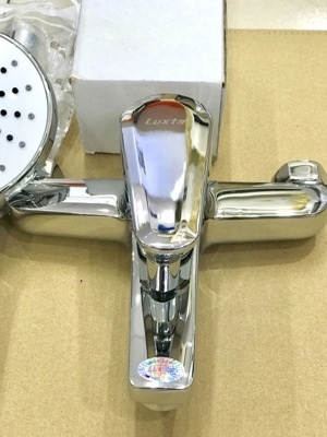 Sen tắm nóng lạnh Luxta L-2223