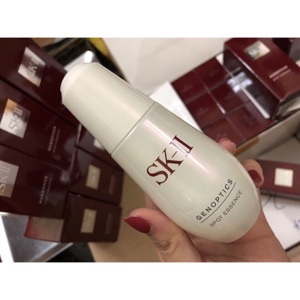 Serum trị nám SK-II Genoptics Spot Essence 50ml