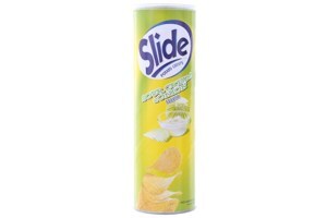 Snack khoai tây vị kem chua và hành Slide lon 160g