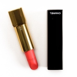 Son Chanel Rouge Allure Velvet màu 60 Rouge Troublant