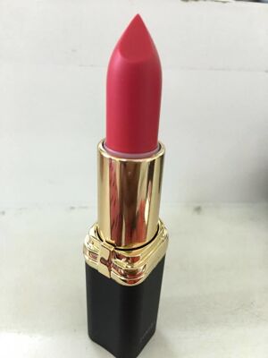 Son môi Loreal 709 Liya's Pink - Màu đỏ hồng 3.6g