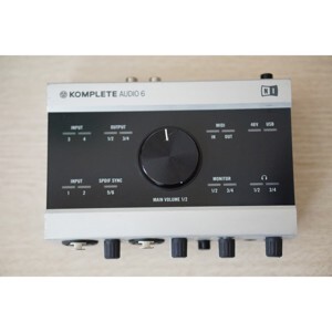 Soundcard thu âm Native Instruments Komplete Audio 6