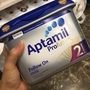 Sữa bột Aptamil 2 Anh - hộp 900g (dành cho trẻ từ 6 - 12 tháng)